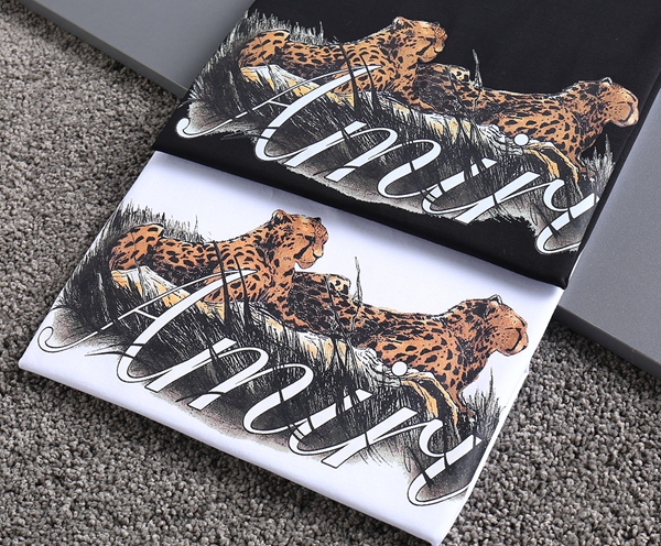 ブランドTシャツ着用イメージ